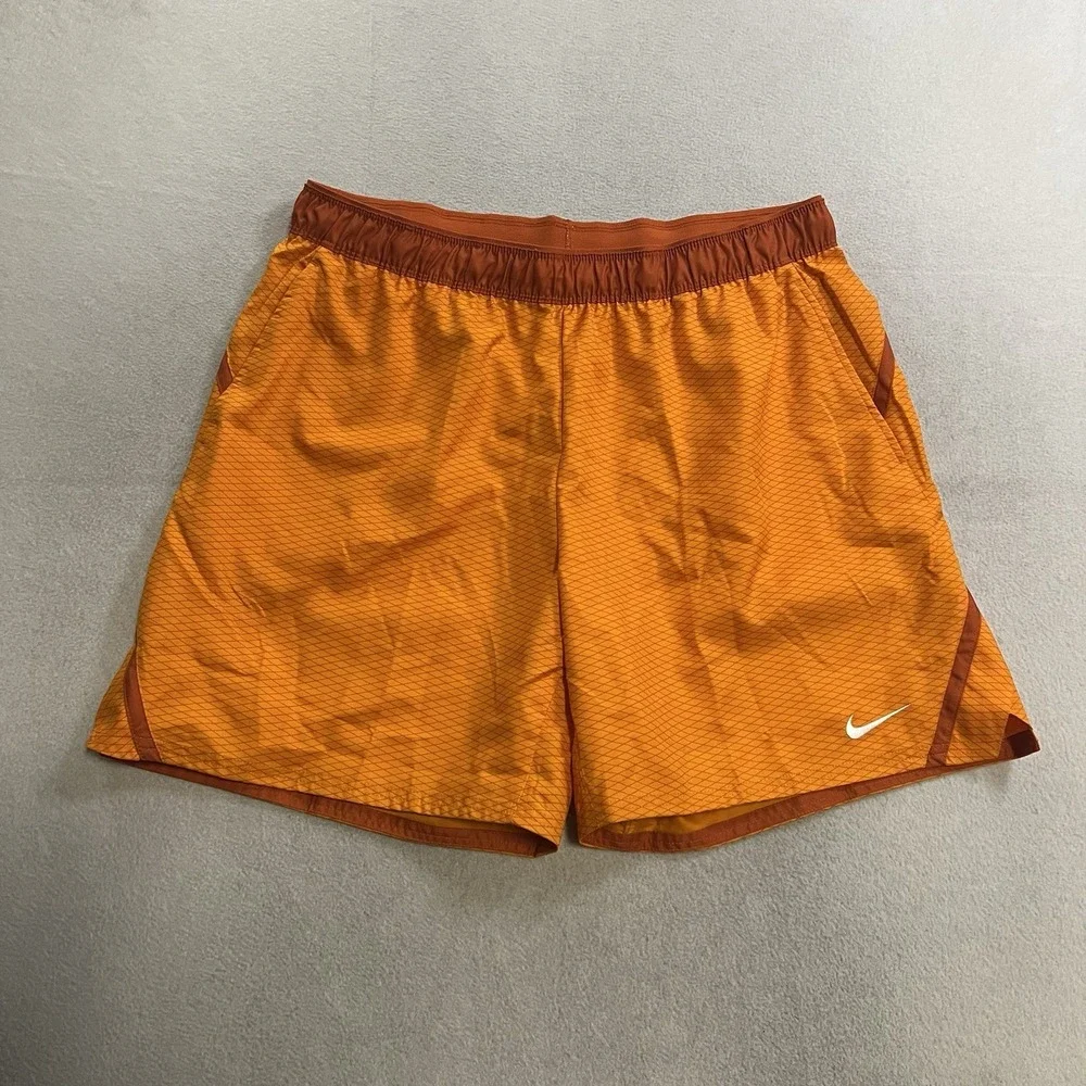 Nike Dri Fit Shorts Men's Size XL Orange Gym Workout Running HM6514-873